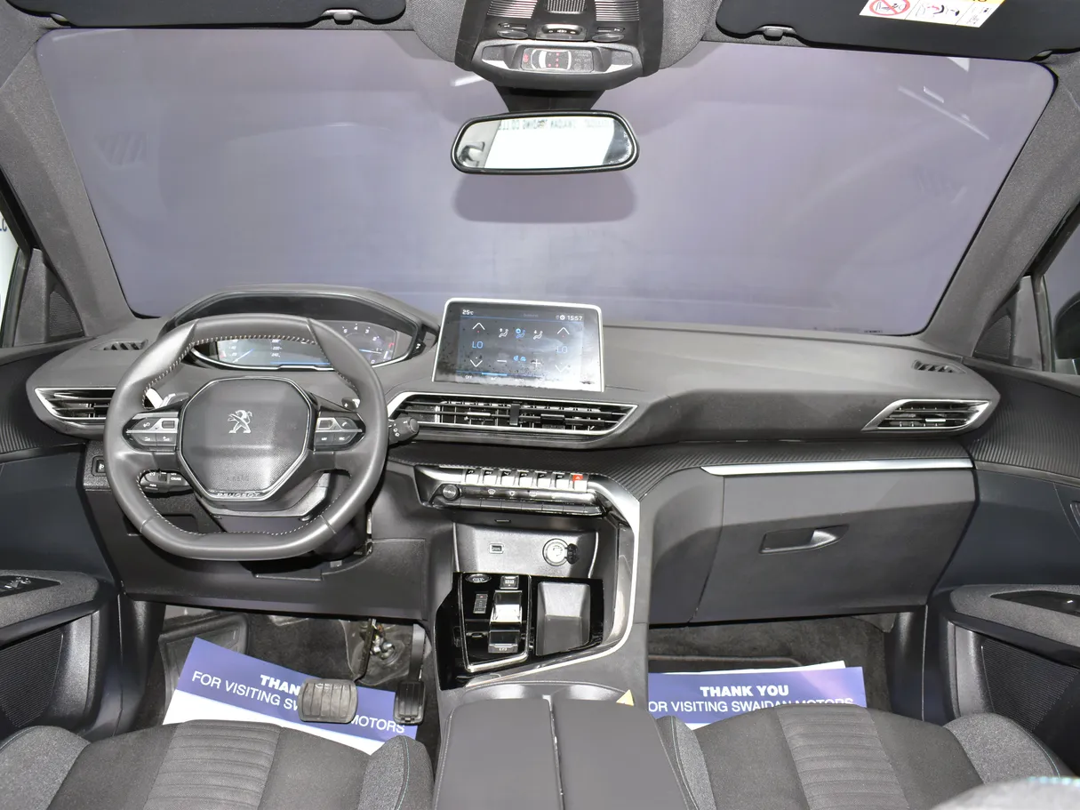 Car image 7