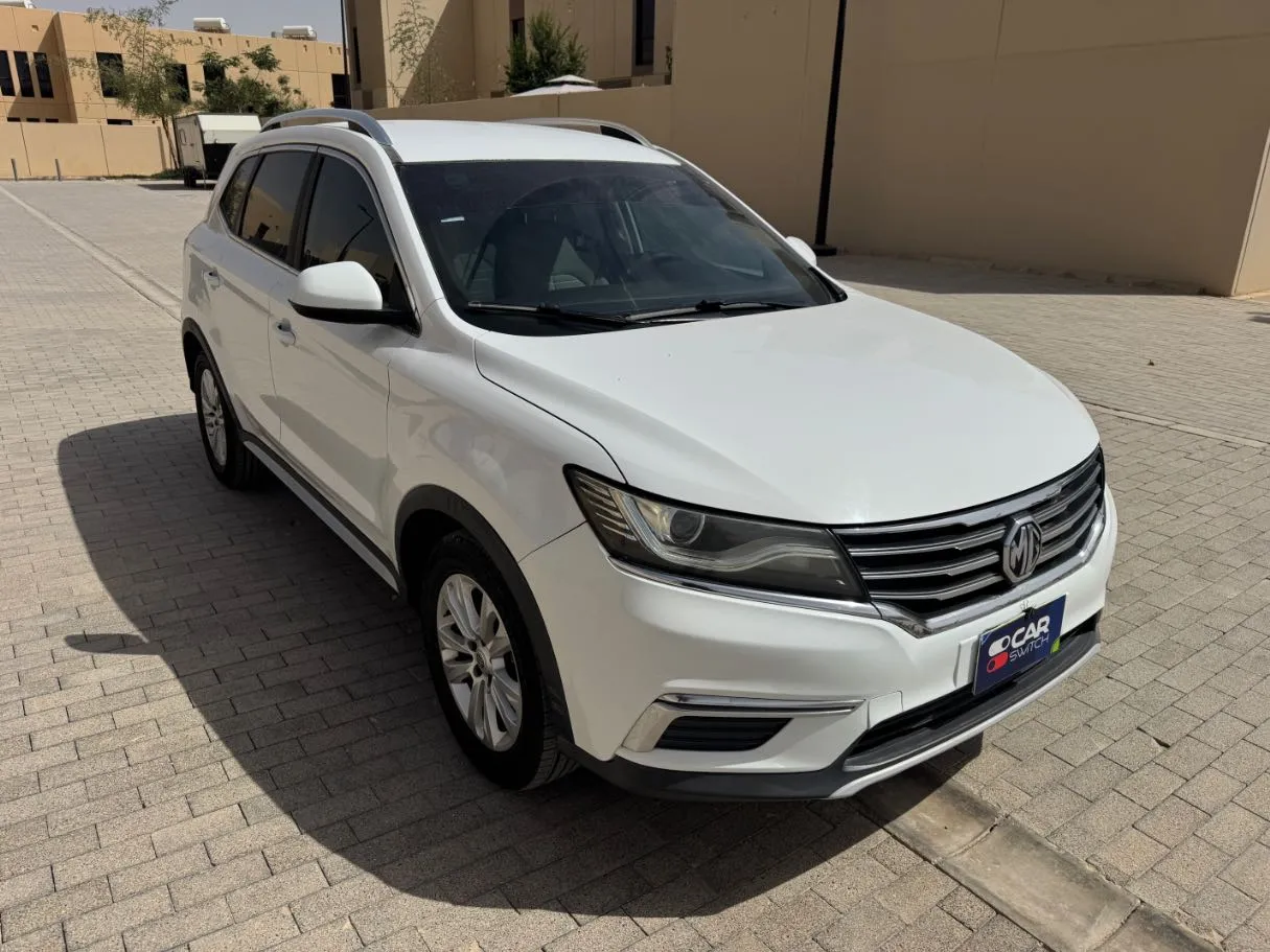 Car image 3