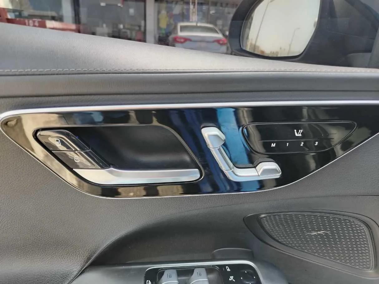 Car image 38