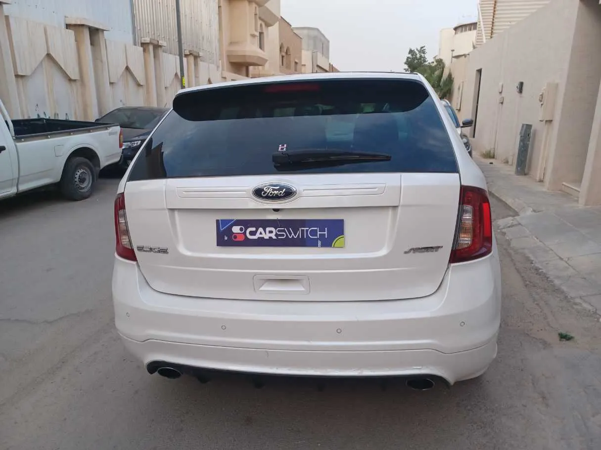 Car image 6