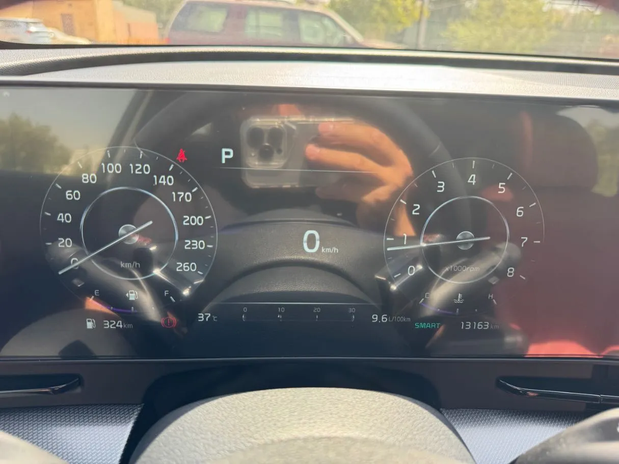 Car image 17
