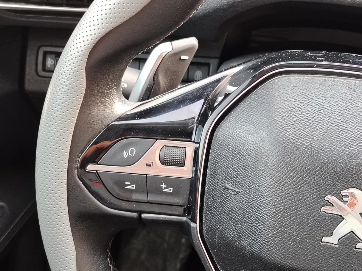 Car image 28