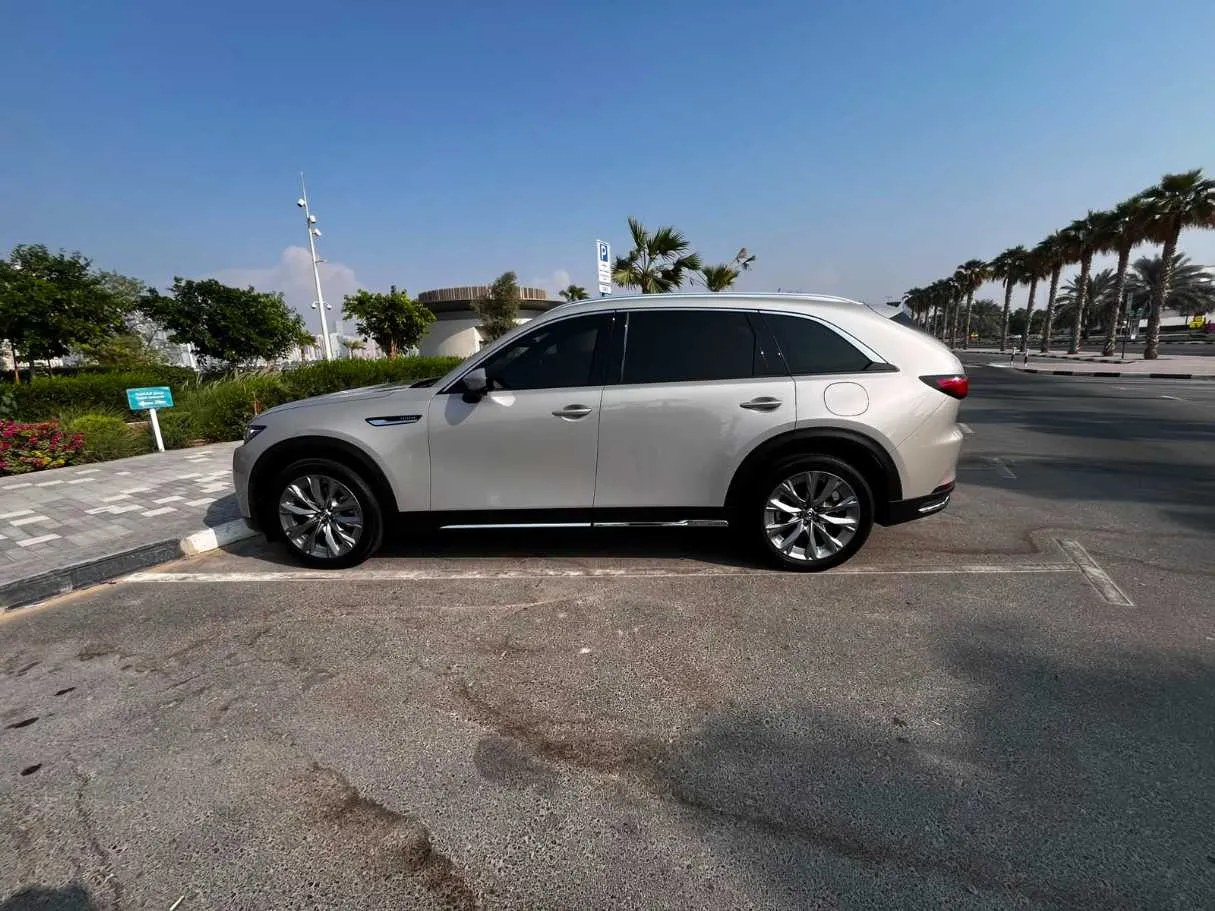 Car image 8