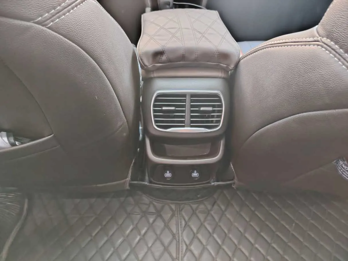 Car image 39
