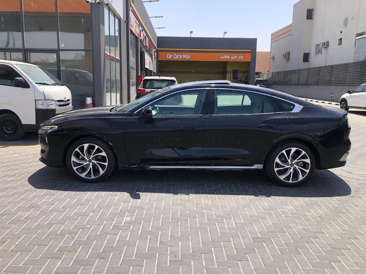 Car image 7