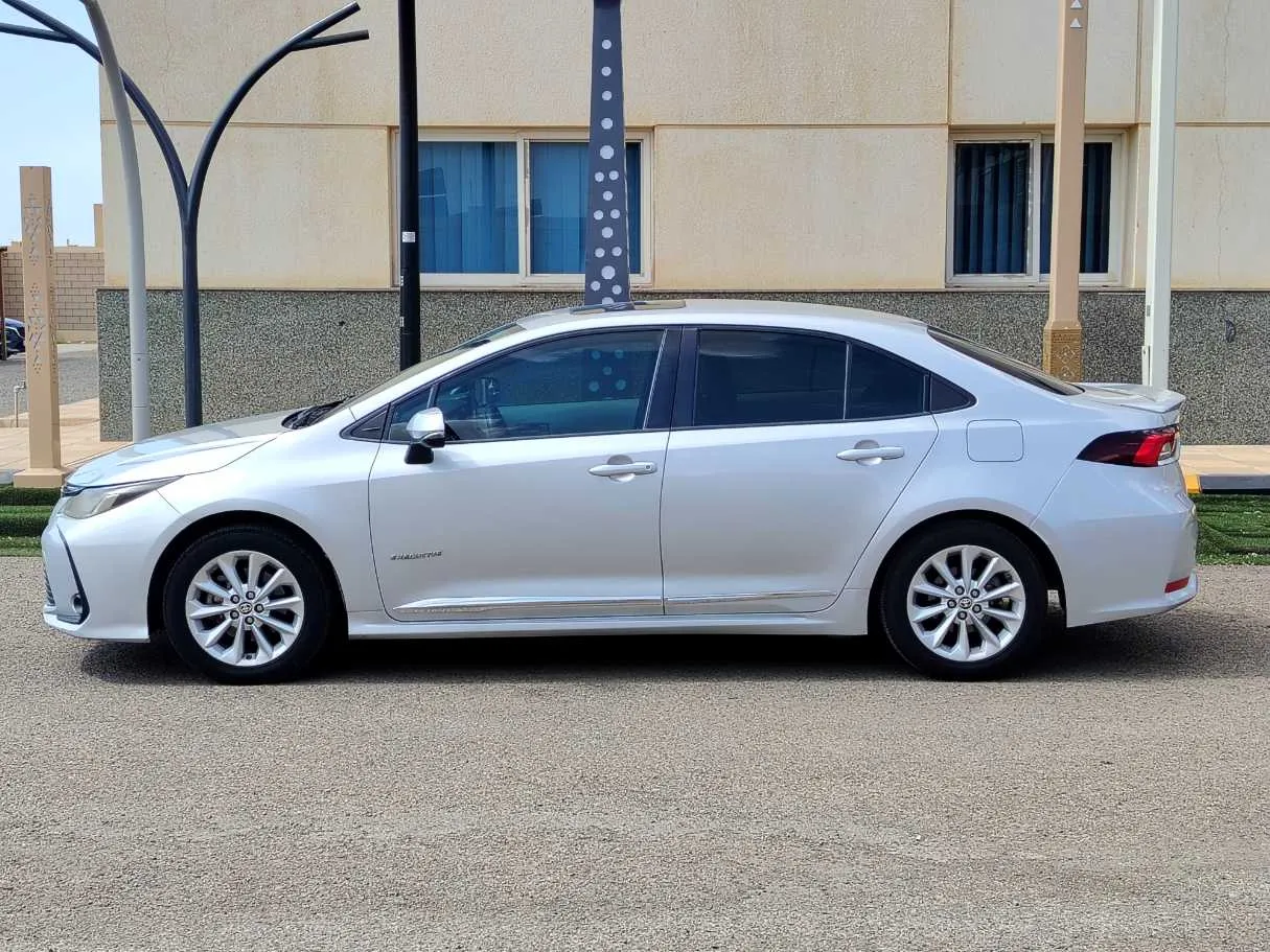 Car image 8