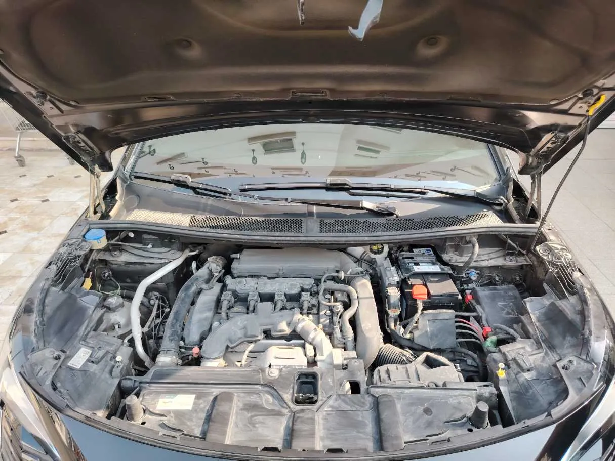 Car image 33