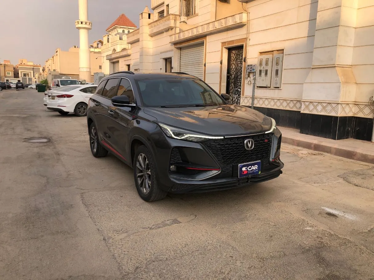 Car image 3