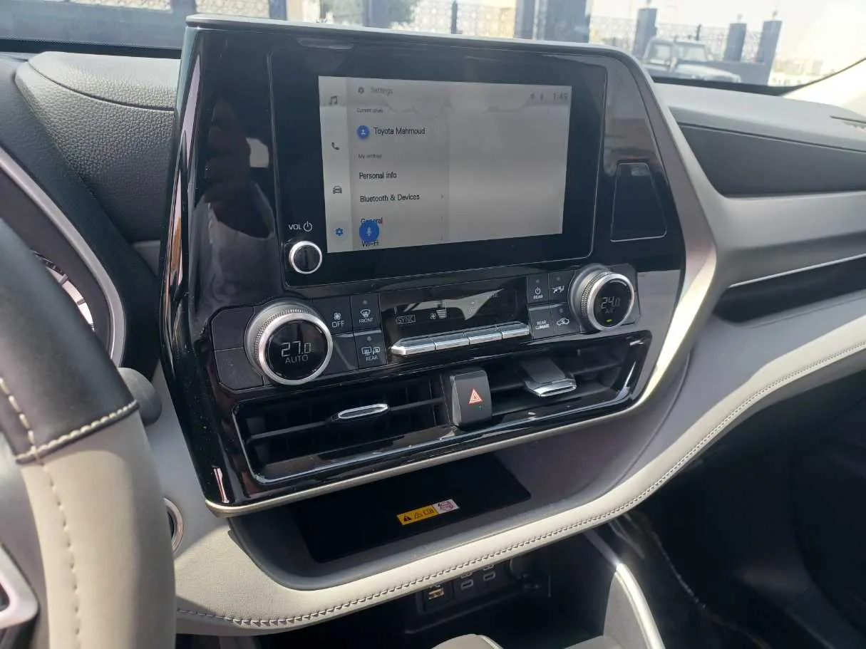 Car image 18
