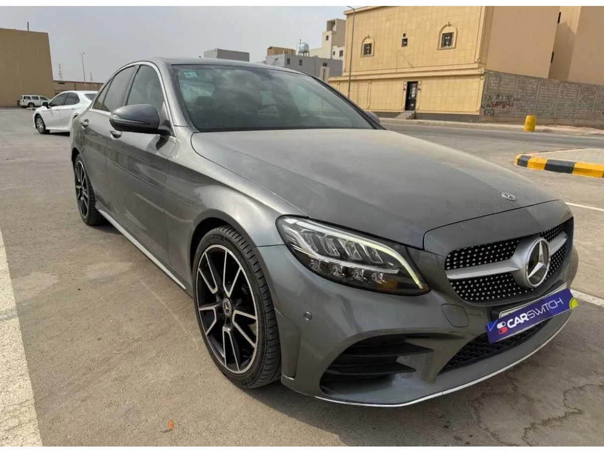 Car image 3