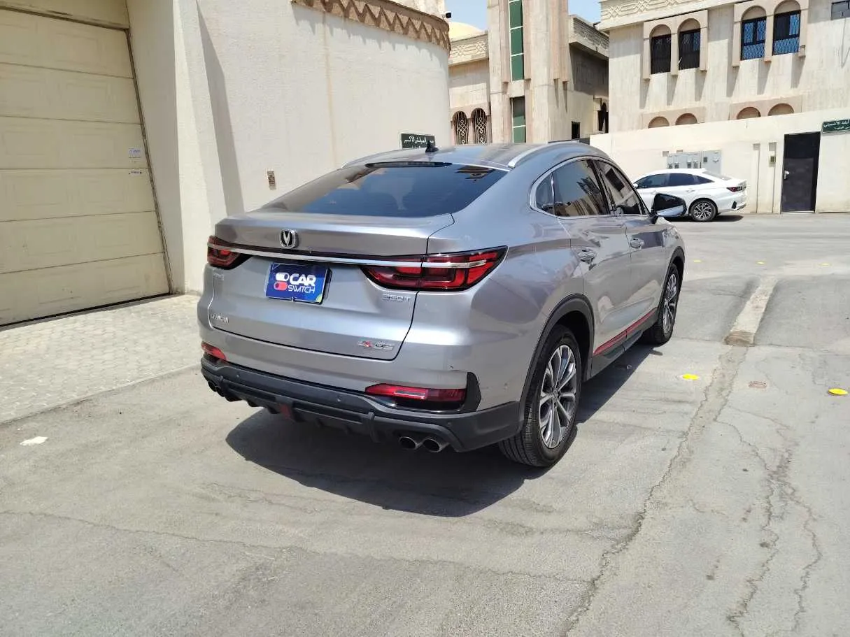 Car image 5