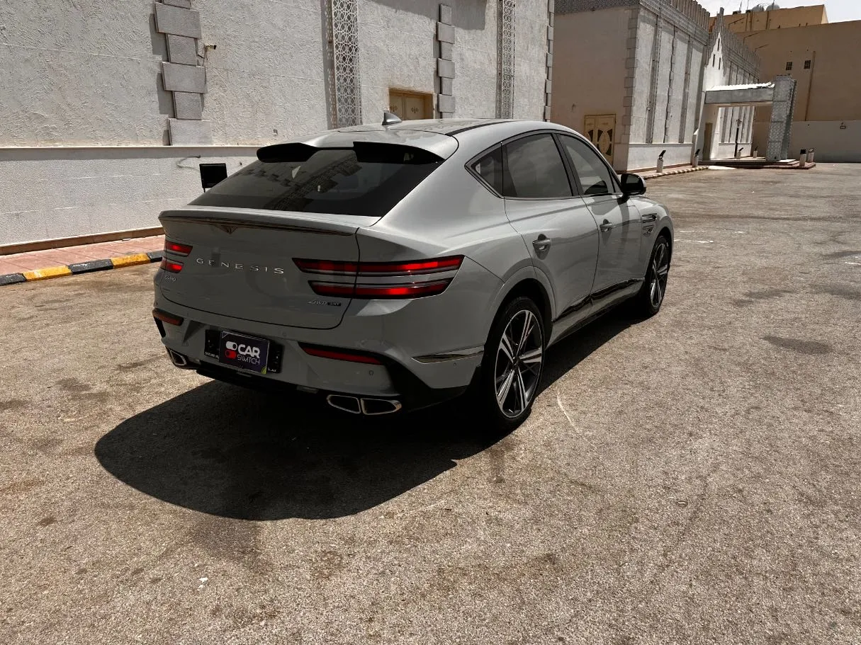 Car image 5