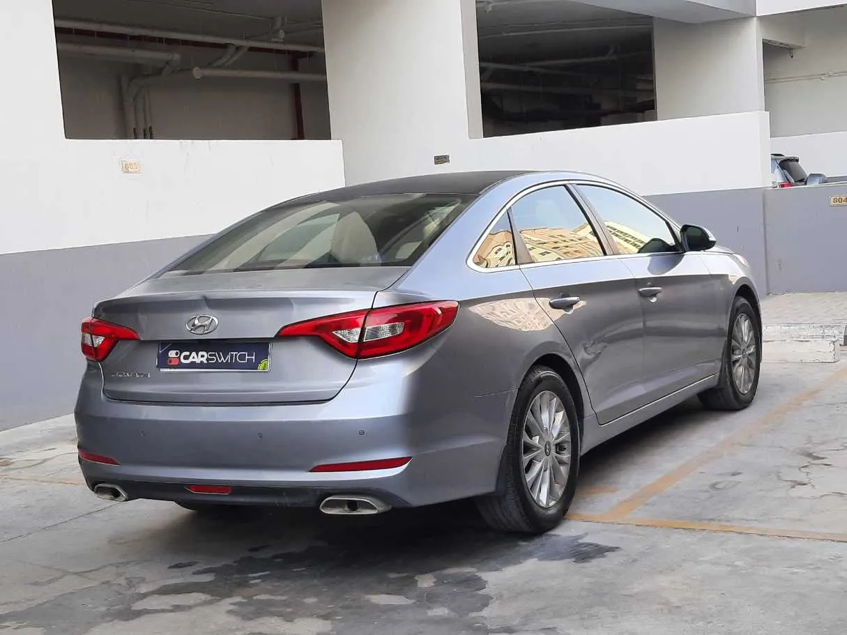 Car image 5