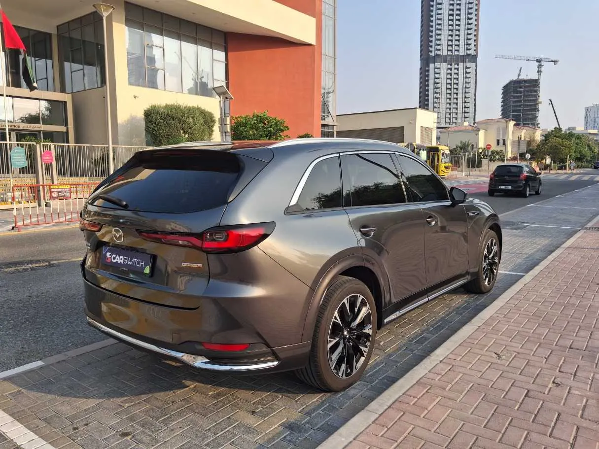 Car image 5