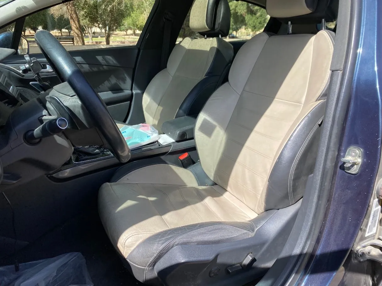 Car image 10