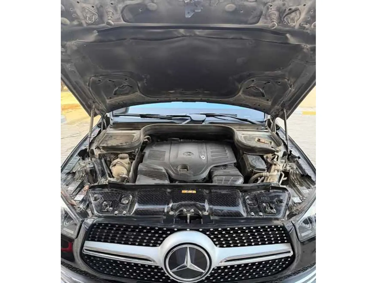 Car image 24