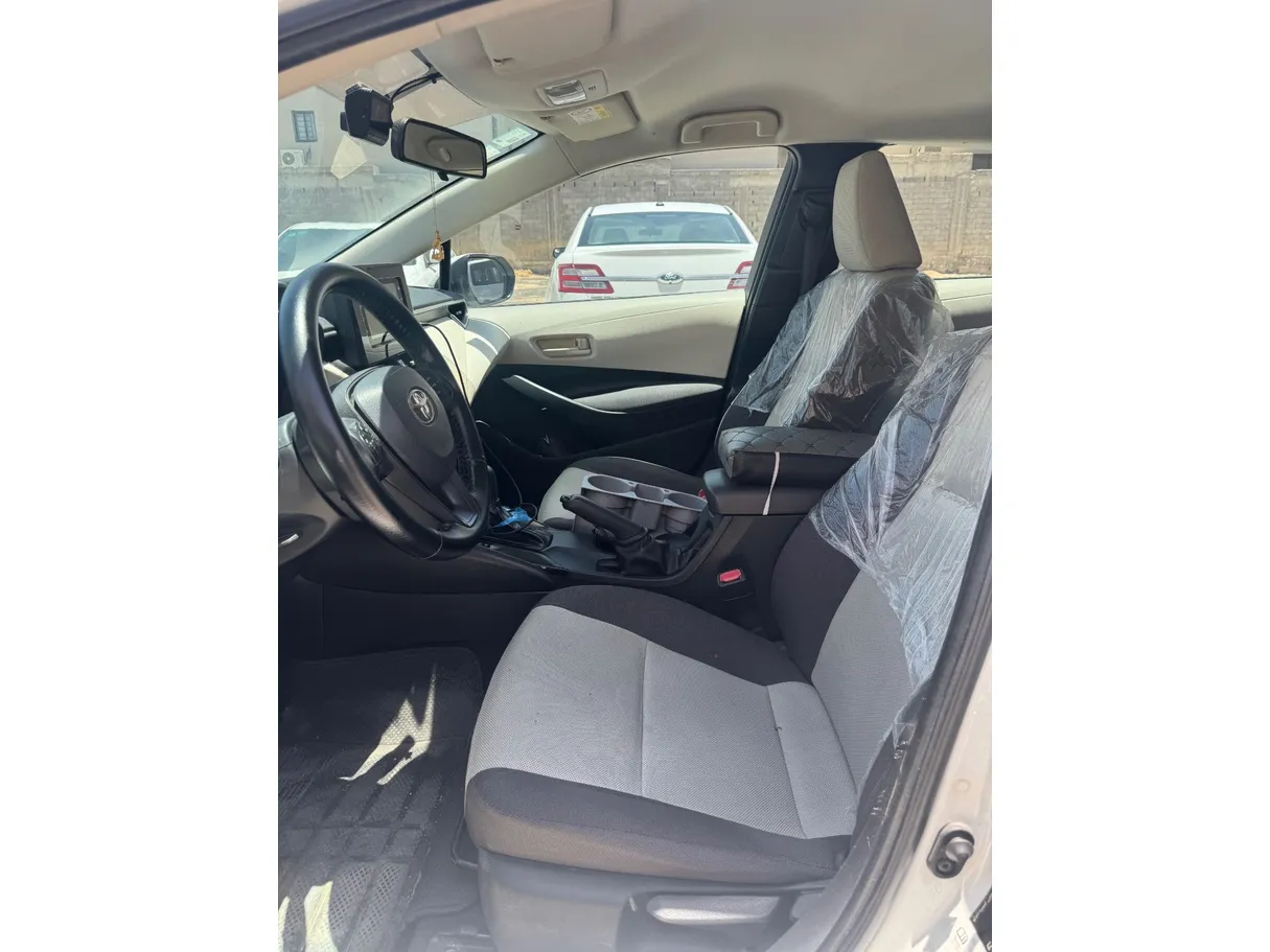 Car image 11