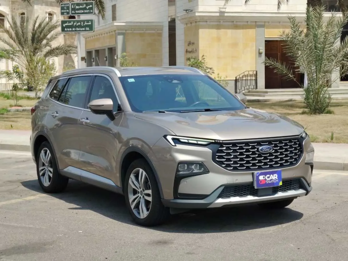 Car image 3