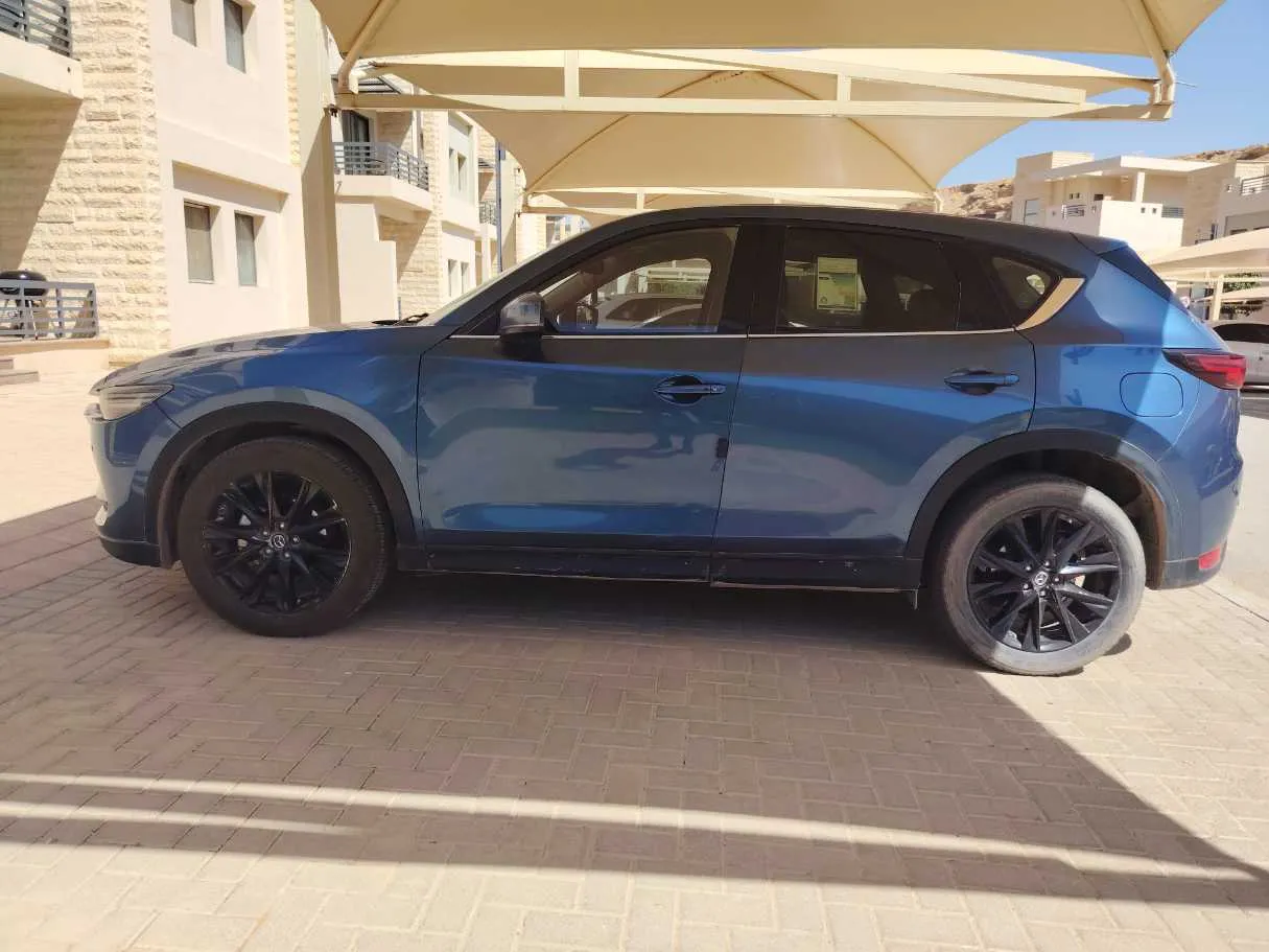 Car image 8