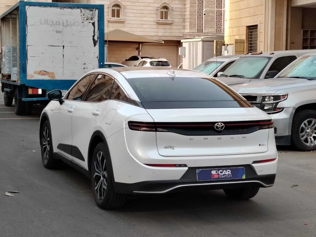 Car image 7