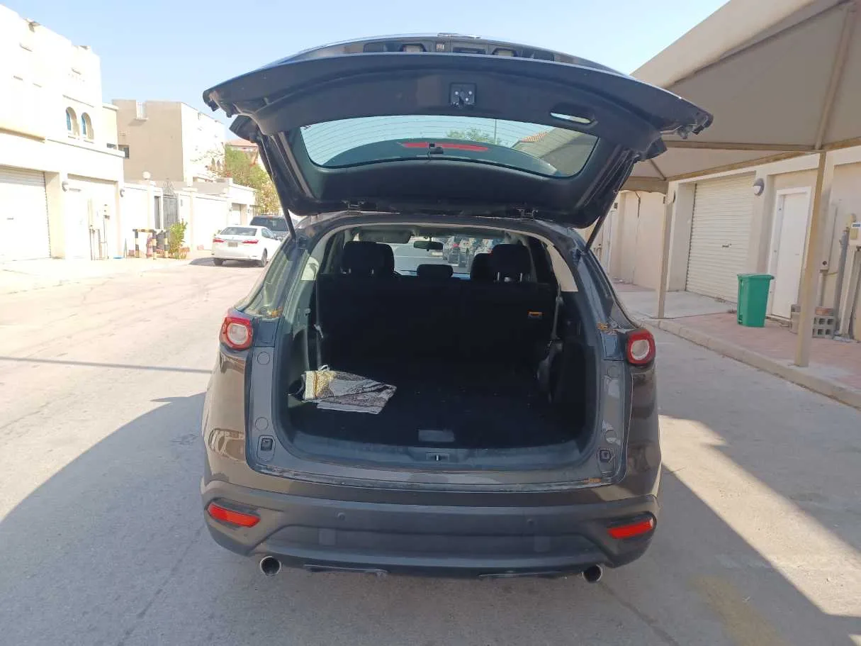Car image 18