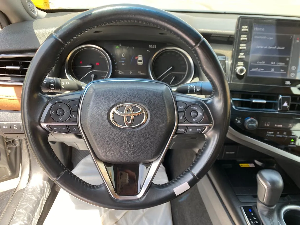Car image 17