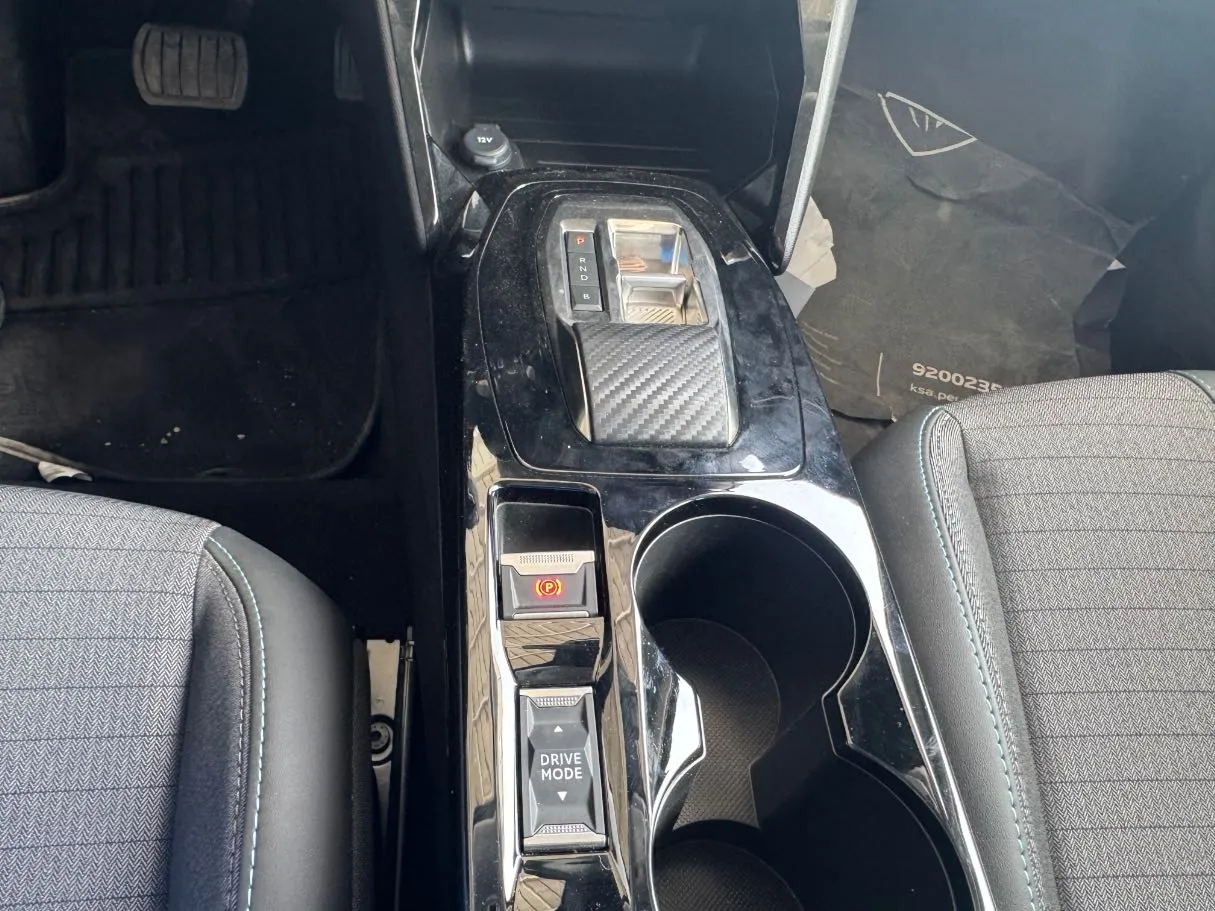 Car image 13