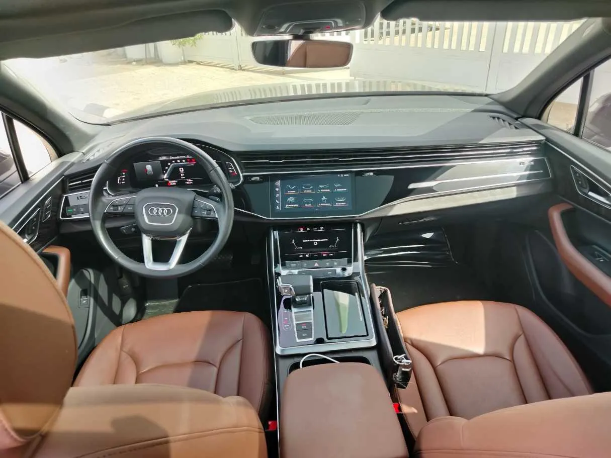 Car image 21