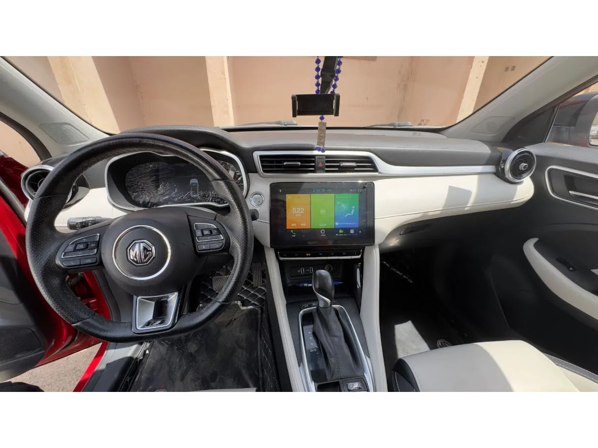 Car image 15
