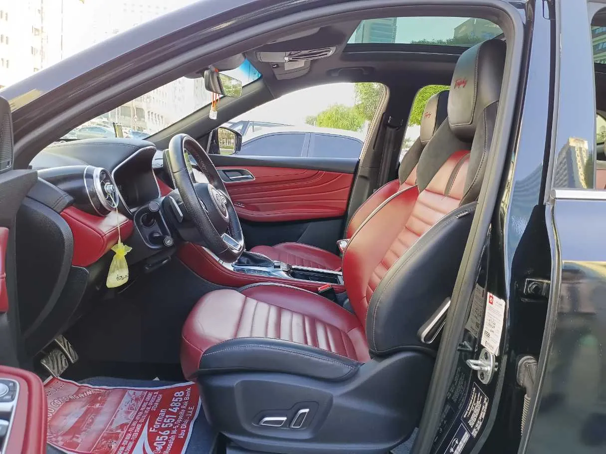 Car image 12