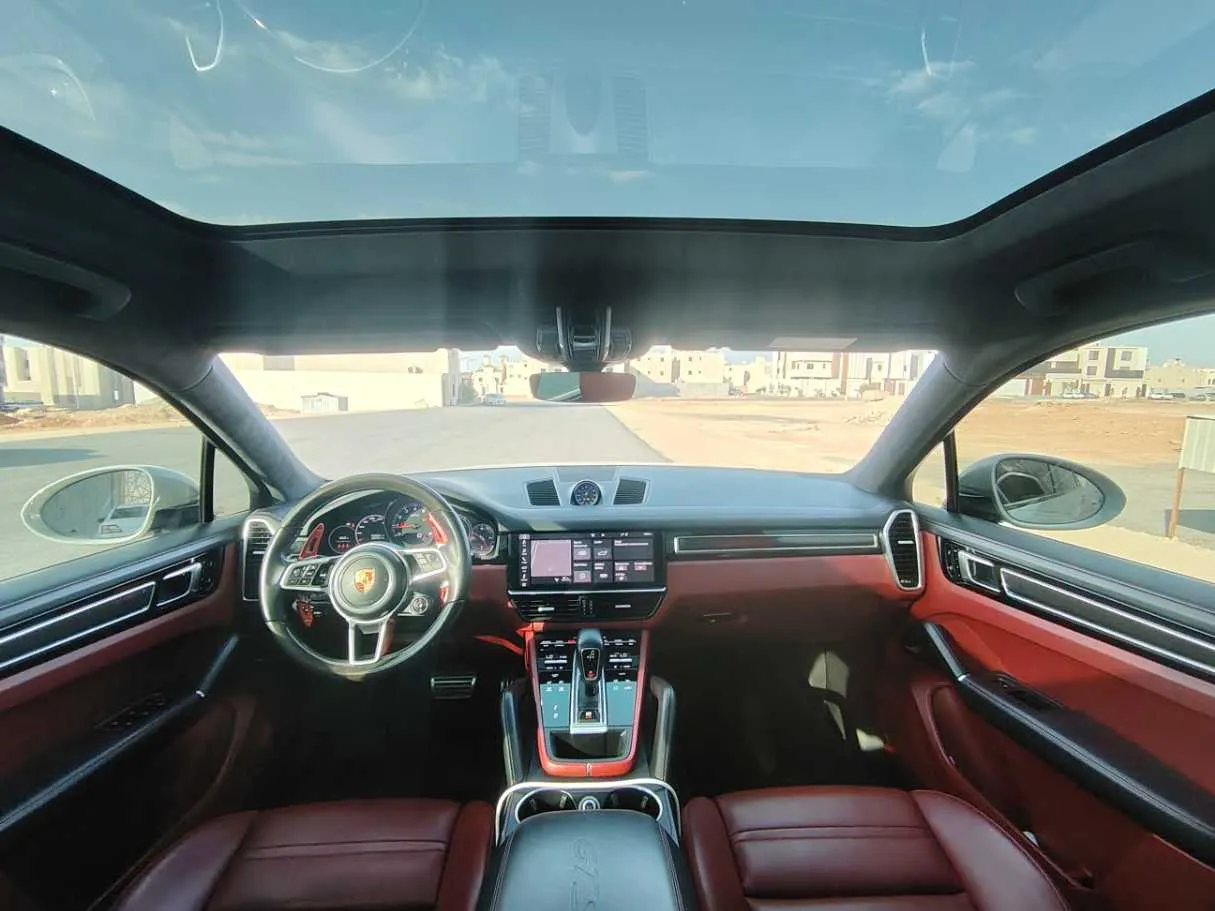 Car image 17