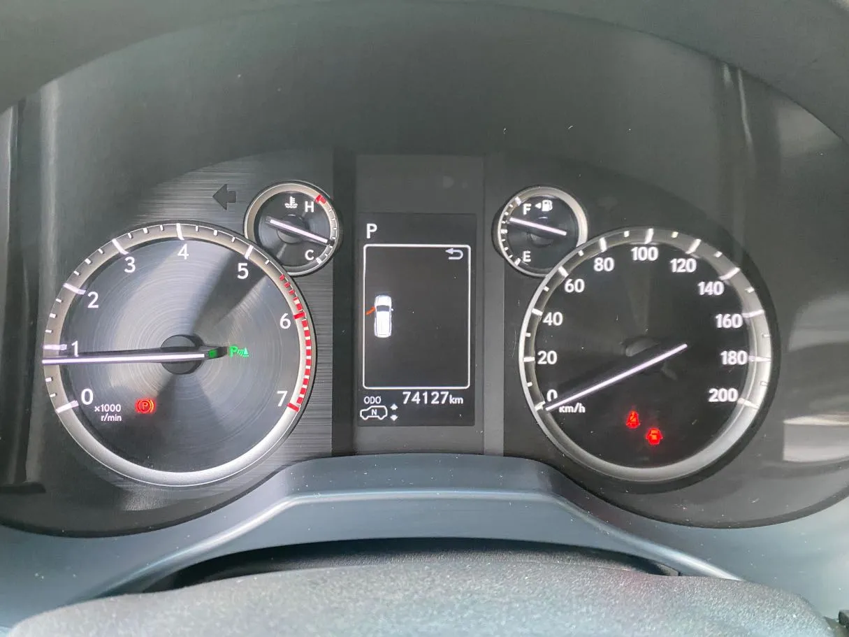 Car image 19
