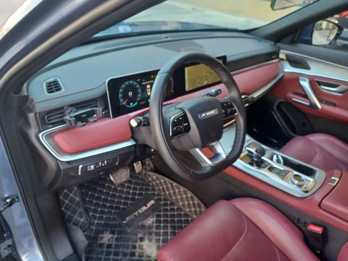 Car image 12