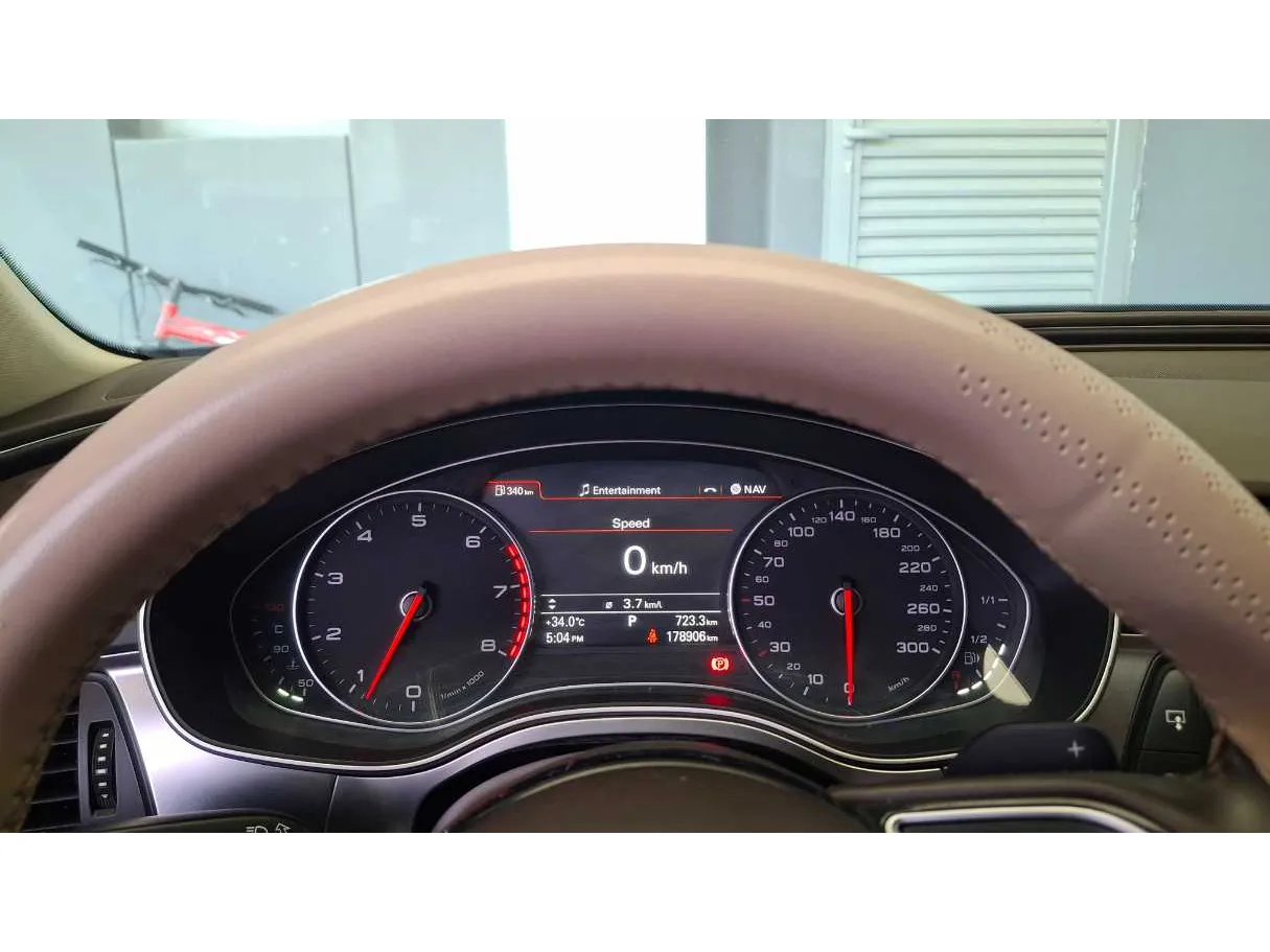 Car image 20