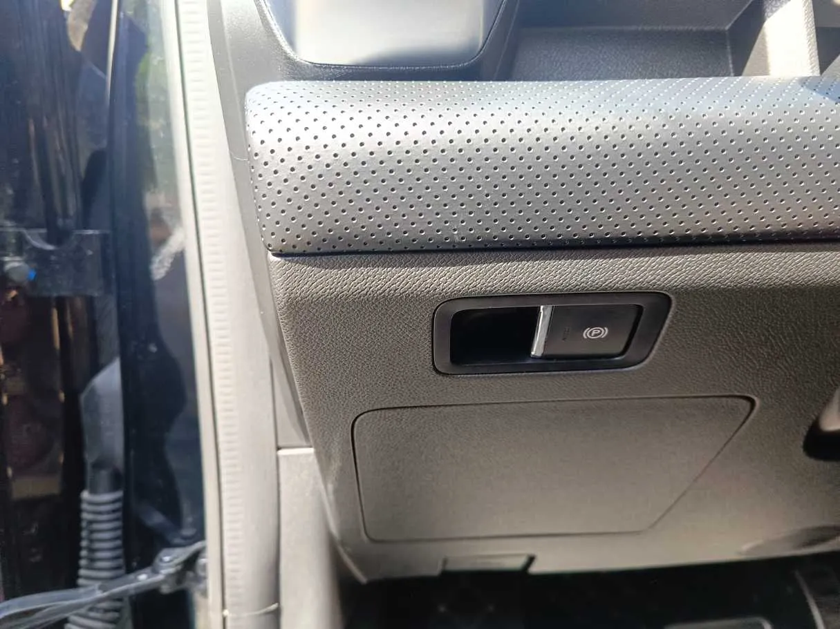 Car image 41