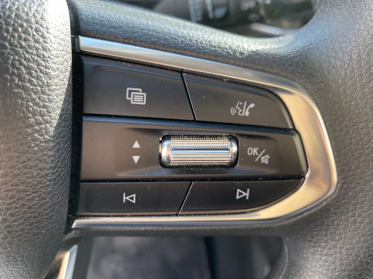 Car image 22