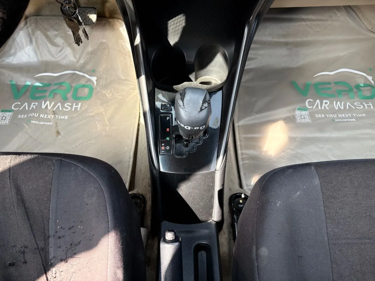 Car image 16