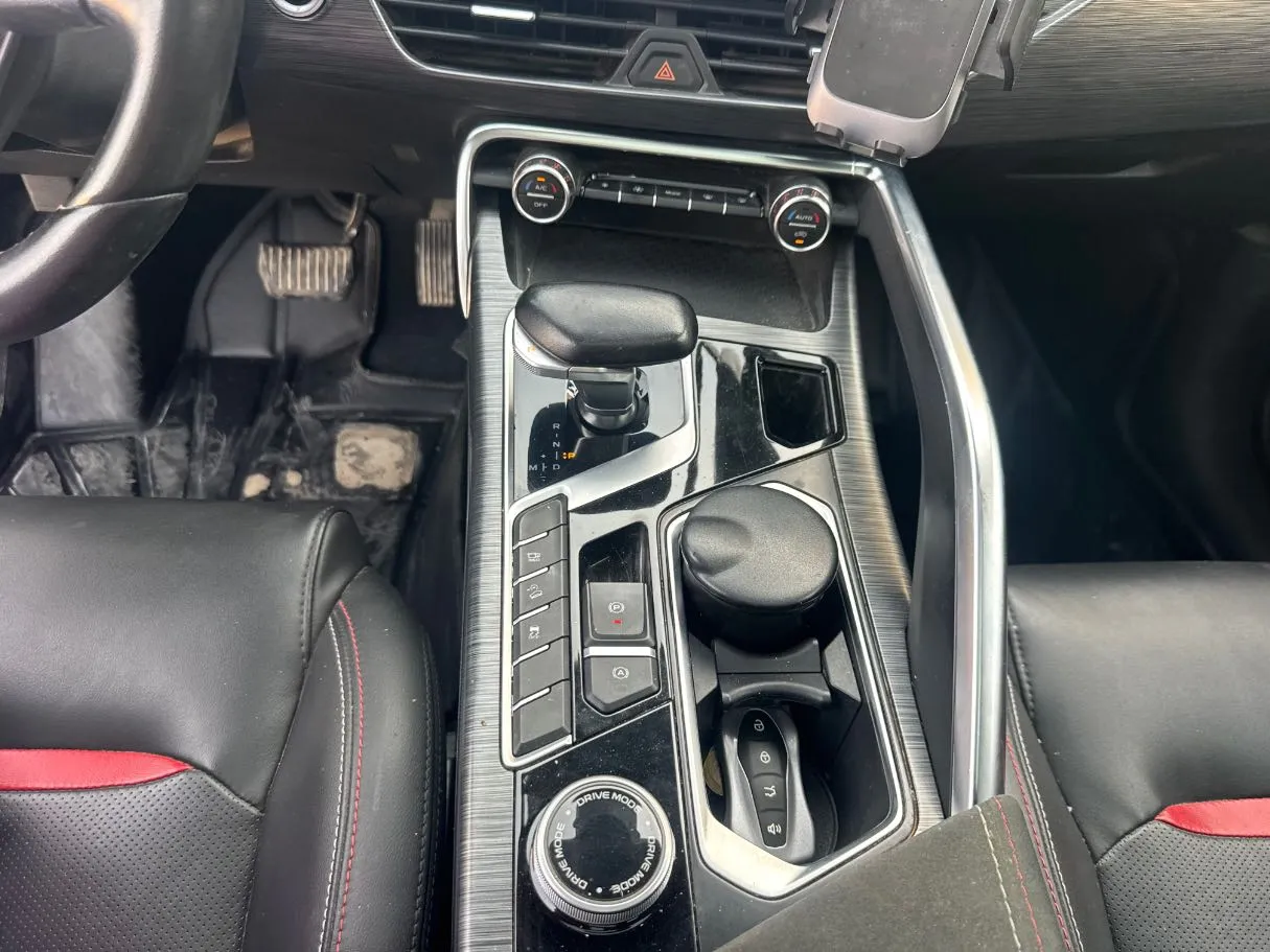 Car image 15