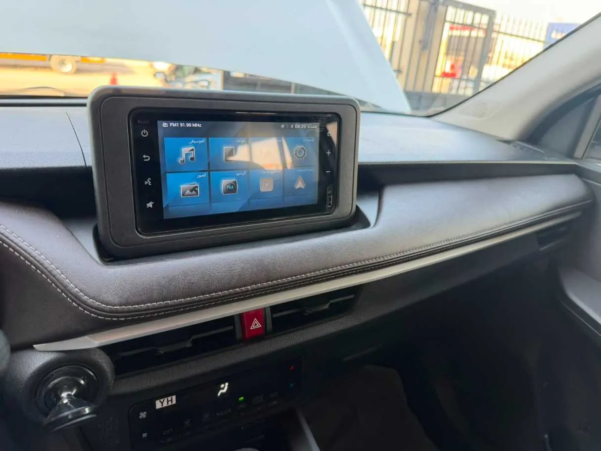 Car image 23