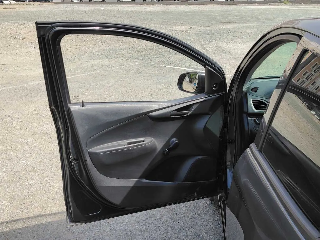 Car image 11