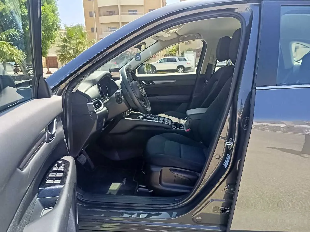 Car image 15