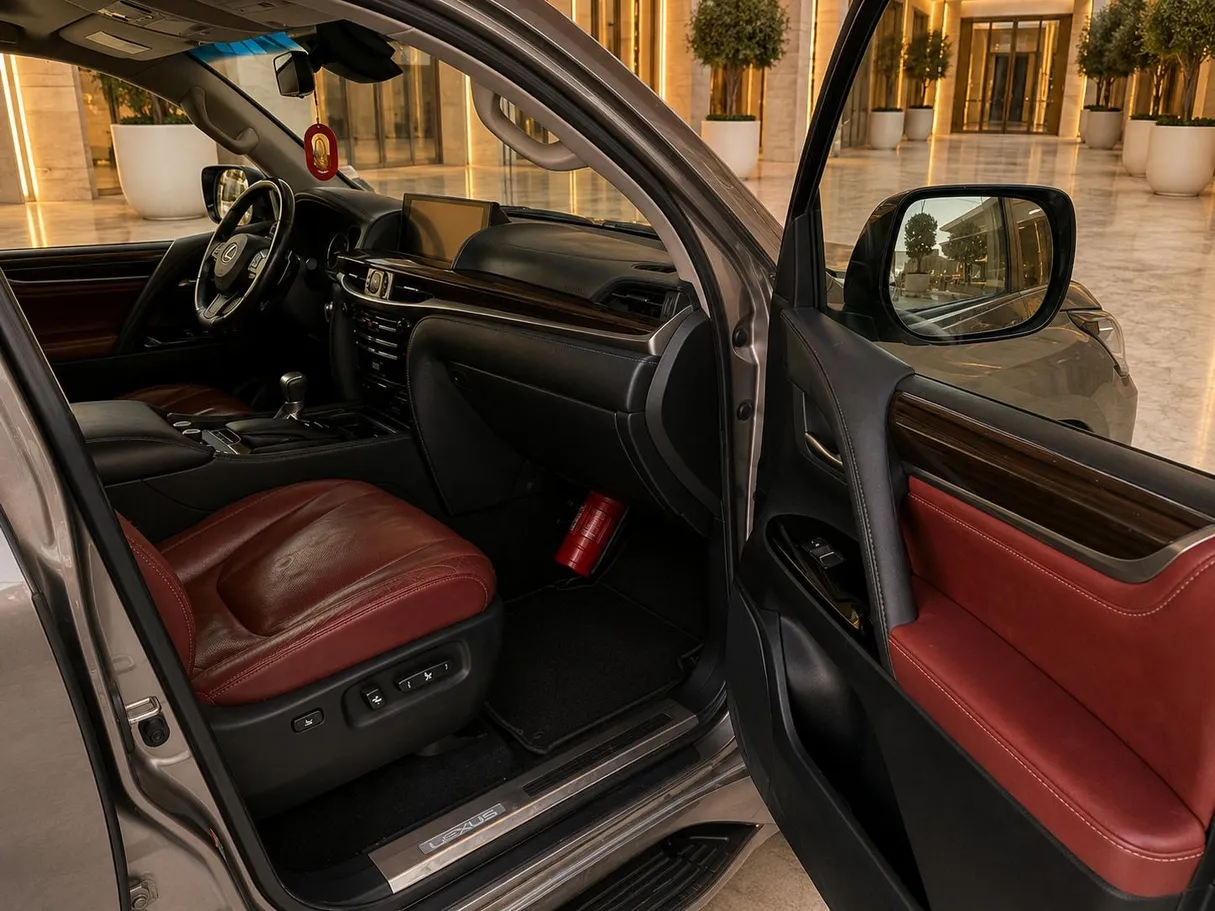 Car image 8