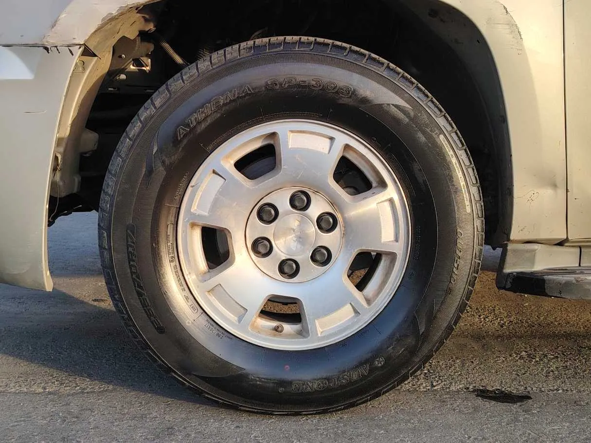 Car image 10