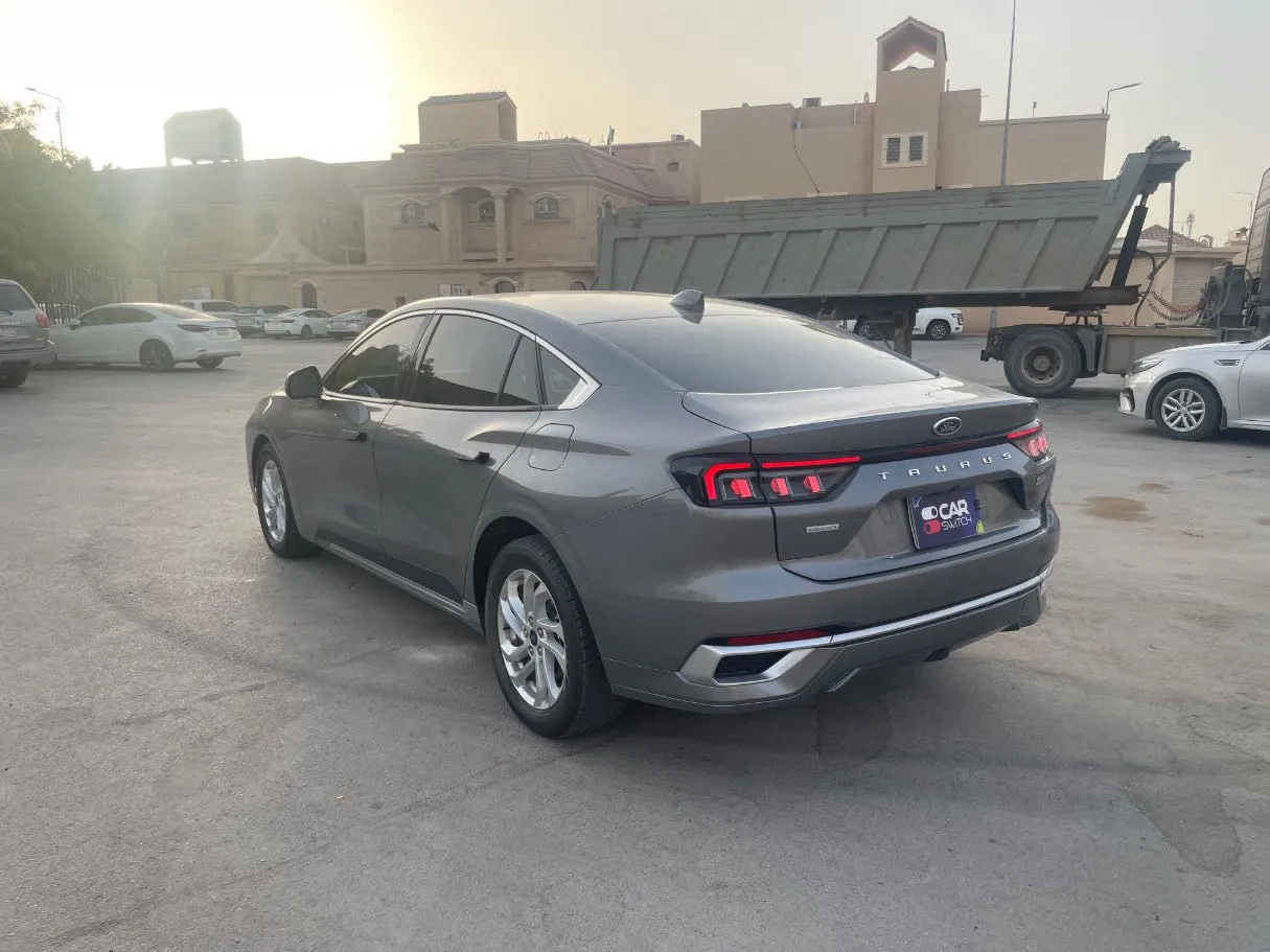 Car image 7