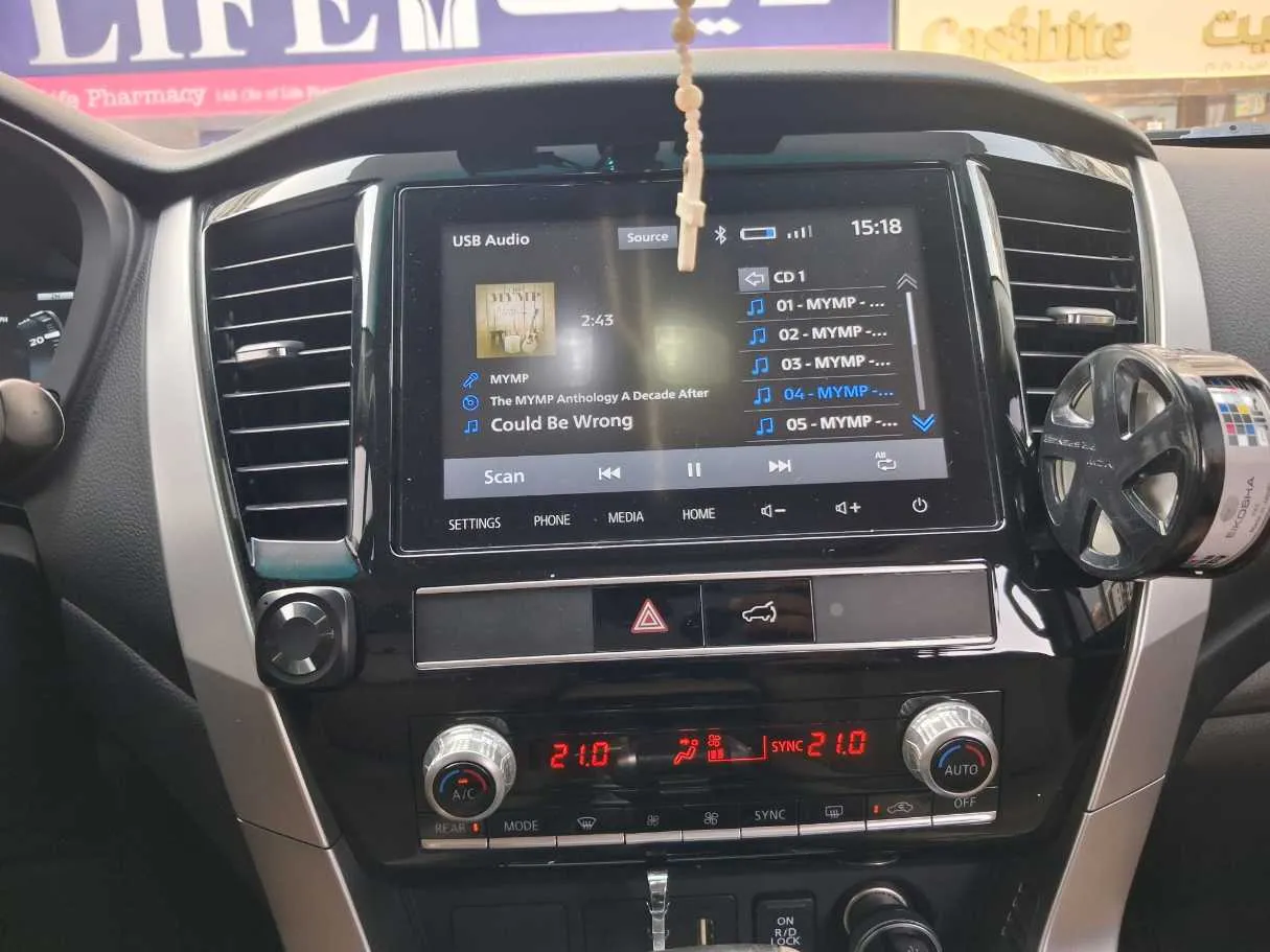 Car image 15