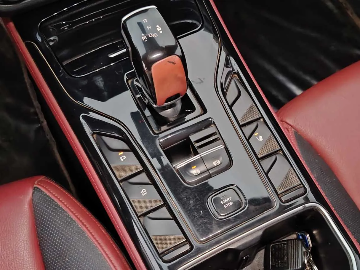 Car image 22