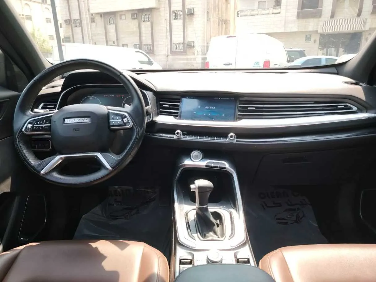 Car image 23