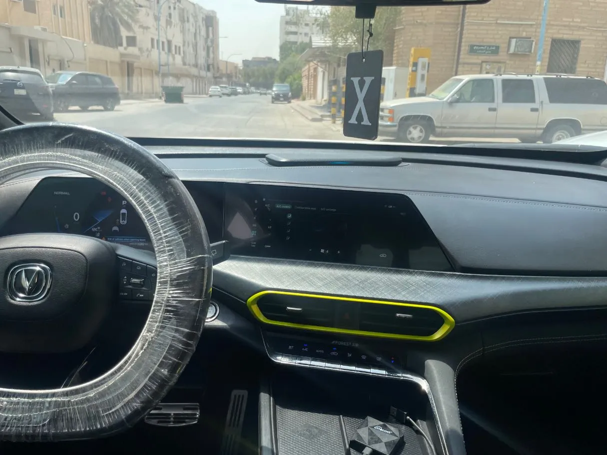 Car image 20