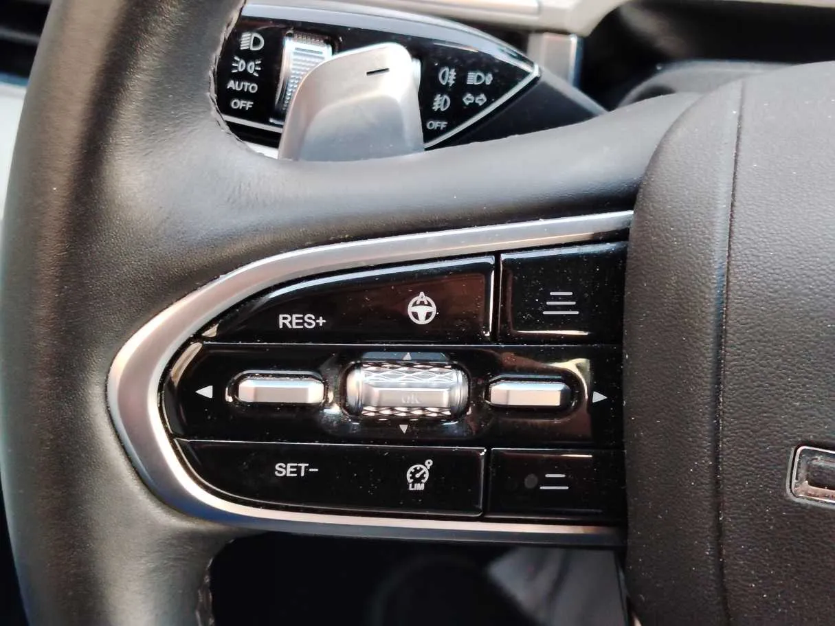 Car image 35
