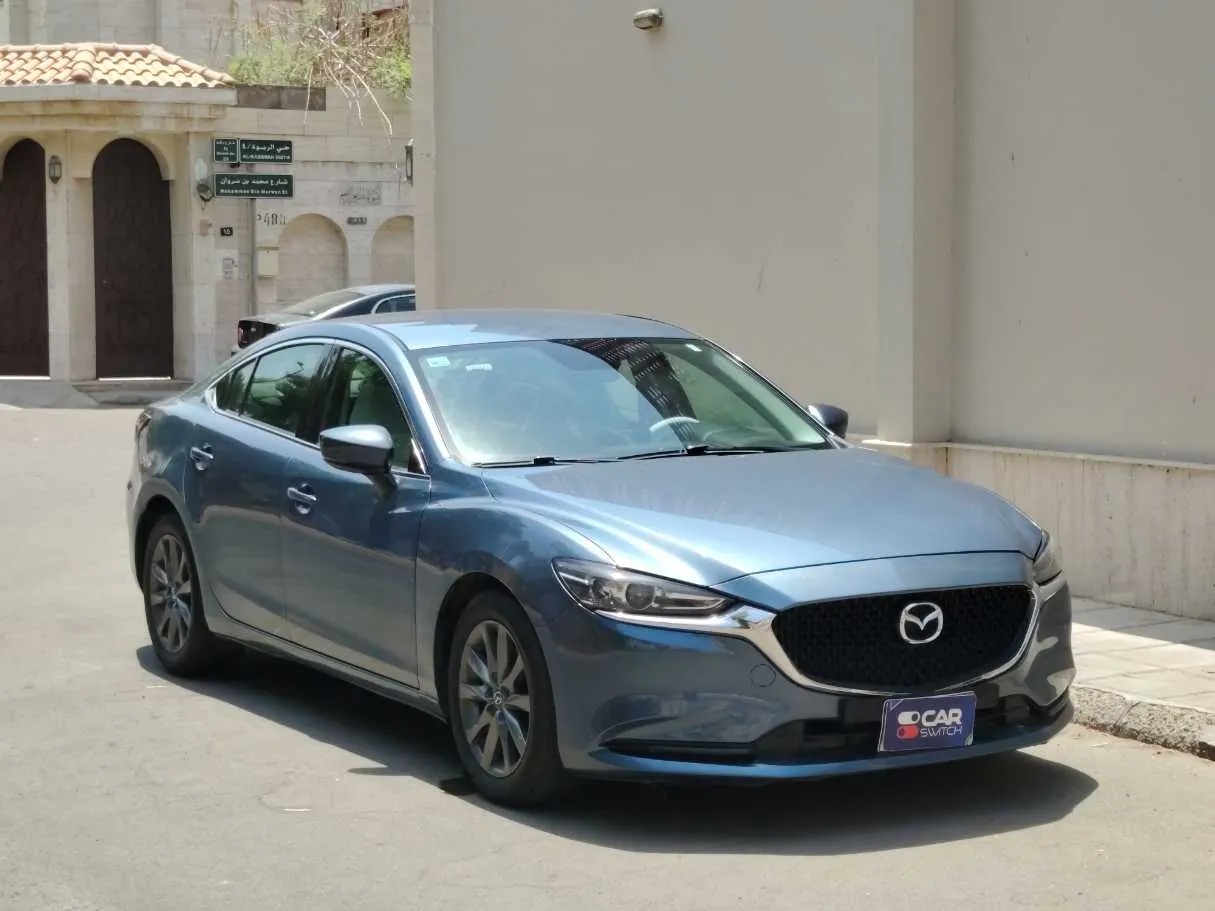 Car image 3